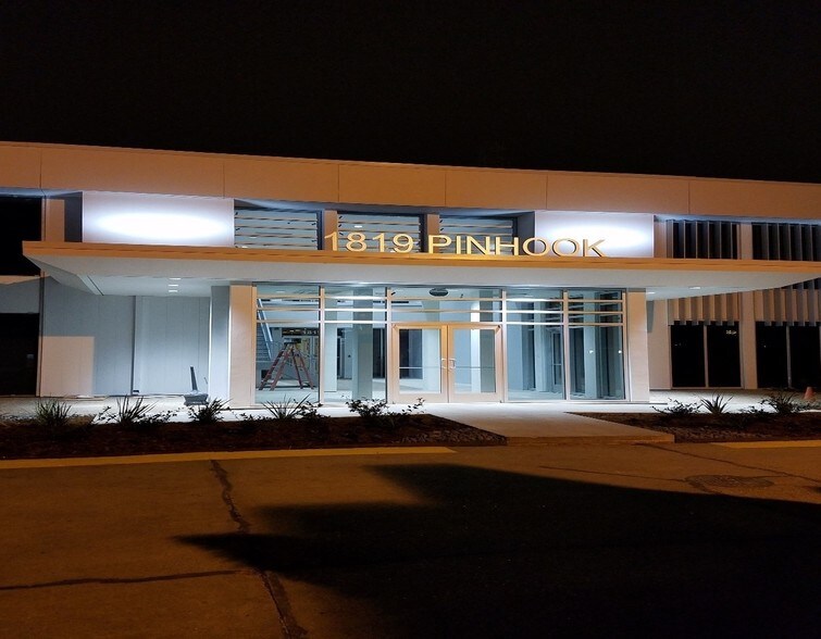 Primary Photo Of 1819 W Pinhook Rd, Lafayette Office For Lease