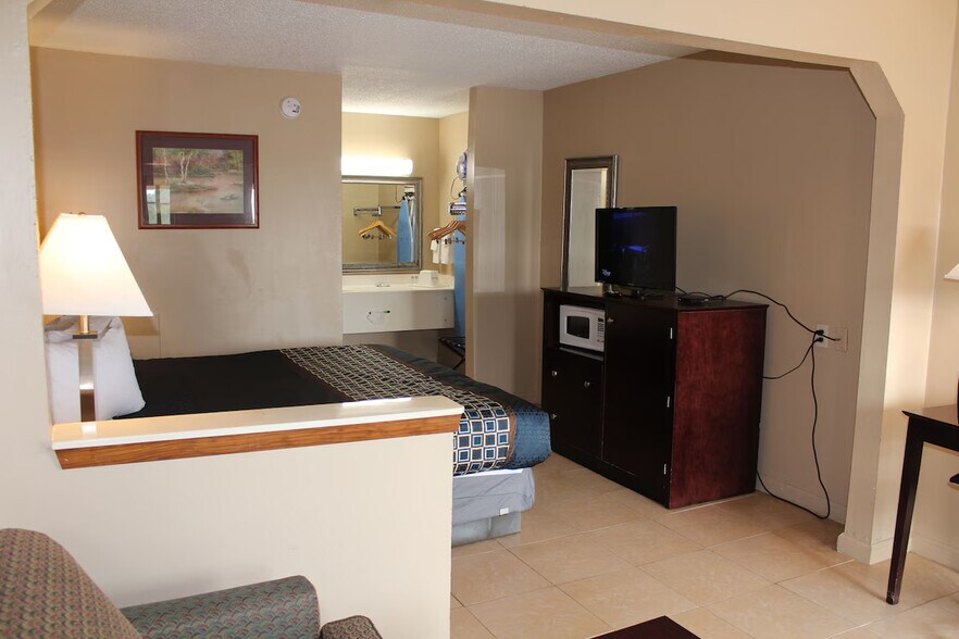 More Photos Of 2605 S Range Ave, Denham Springs Hotel For Sale