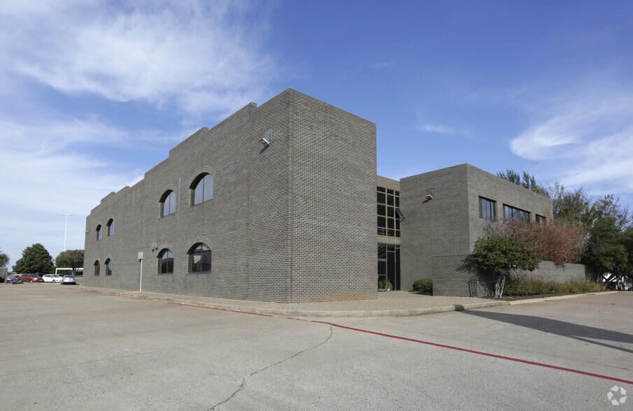 Primary Photo Of 4900 Overton Ridge Blvd, Fort Worth Medical For Lease