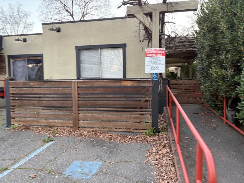 More Photos Of 19030 Railroad Ave, Sonoma General Retail For Lease