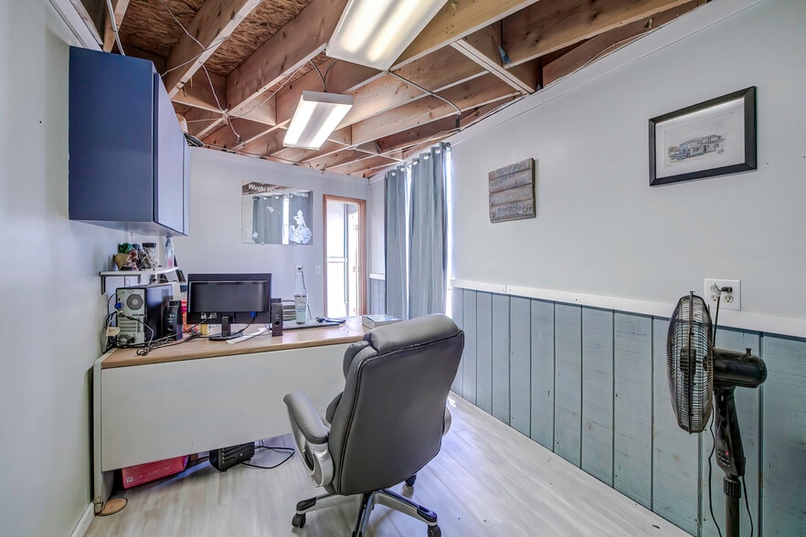 More Photos Of 7154 Shoal Line Blvd, Spring Hill Marina For Sale