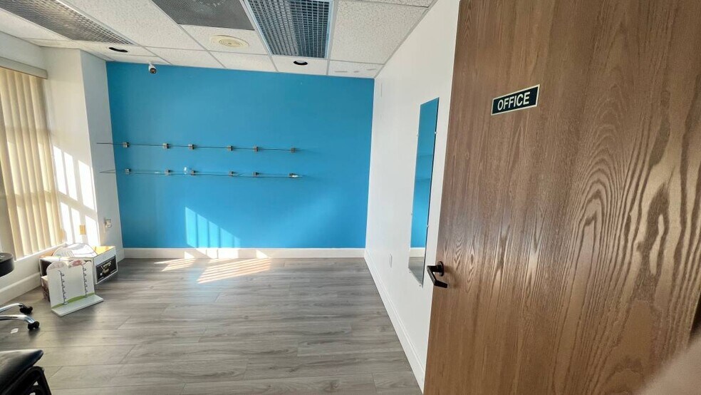 More Photos Of 44215 15th St W, Lancaster Medical For Sale