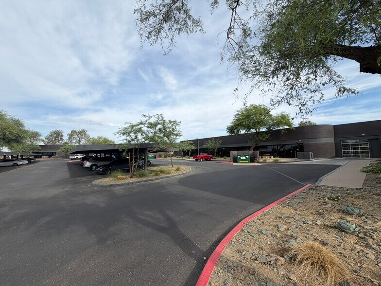 More Photos Of 14455 N Hayden Rd, Scottsdale Light Distribution For Sale