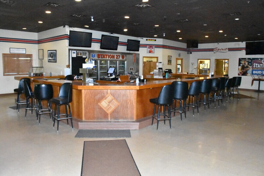 More Photos Of 18208 Cussewago Rd, Meadville Restaurant For Sale