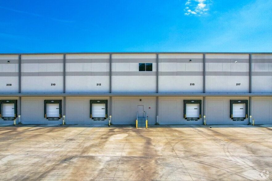 More Photos Of 521 Morgan Lakes Industrial Blvd, Pooler Warehouse For Lease