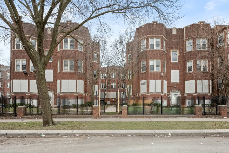 Primary Photo Of 6952-6958 S Paxton Ave, Chicago Apartments For Sale