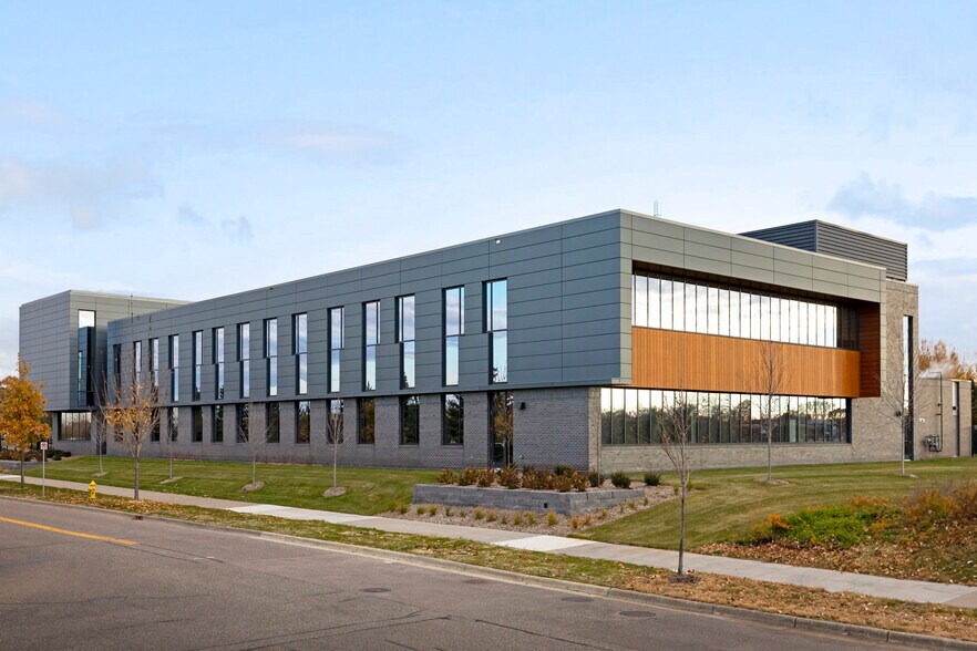 More Photos Of 2800 Mount Ridge Rd, Roseville Office For Sale