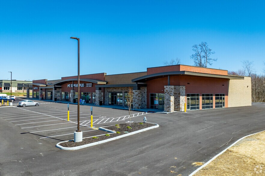 Primary Photo Of 6400 OH-48, Maineville Restaurant For Lease