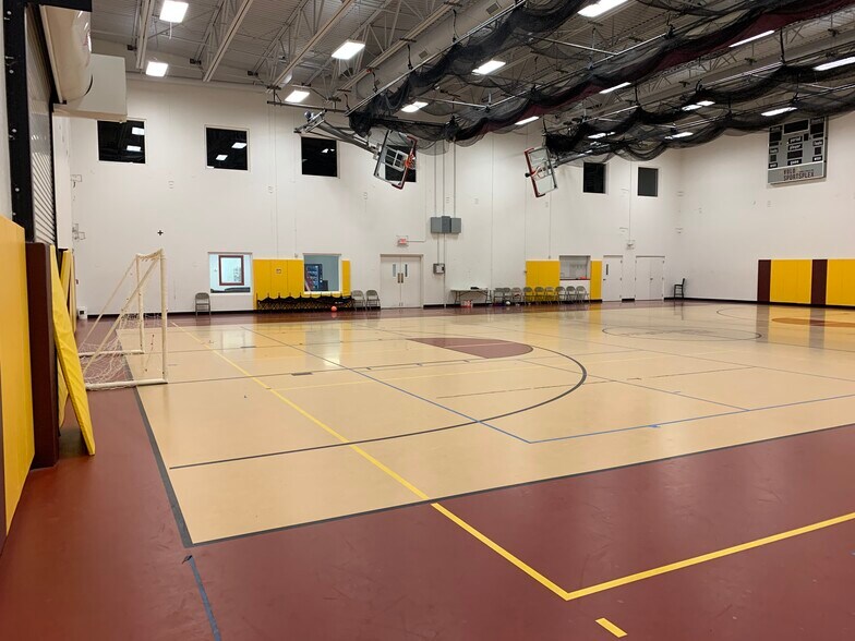 More Photos Of 26705 W Commerce Dr, Volo Health Club For Lease