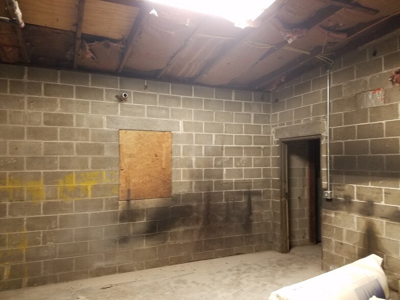 More Photos Of 7 Eli St, East Stroudsburg Warehouse For Lease