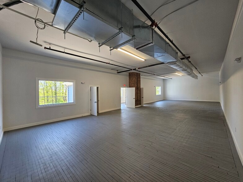 More Photos Of 1017 King Georges Post Rd, Edison Medical For Sale