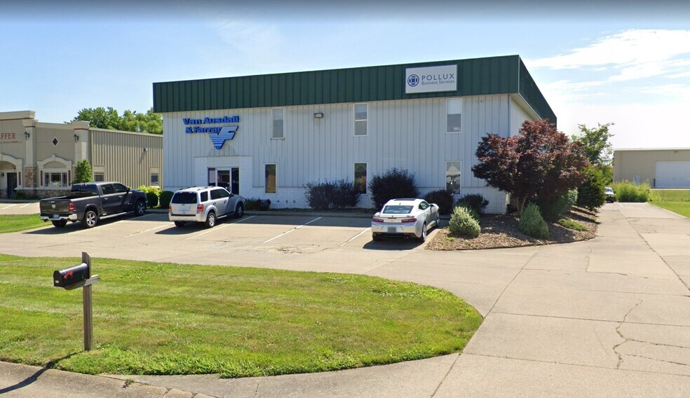 Primary Photo Of 1415 N Royal Ave, Evansville Flex For Lease