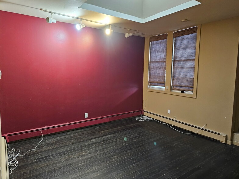 More Photos Of 626 Willis Ave, Williston Park Storefront Retail Office For Sale