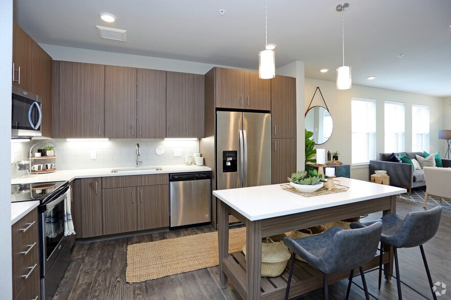 More Photos Of 115 wilcox St, Castle Rock Apartments For Lease