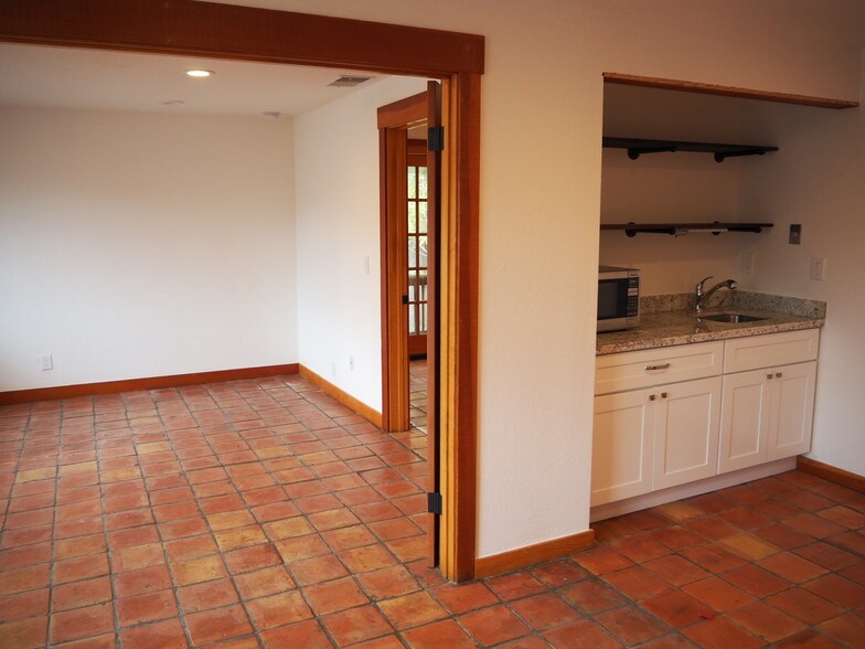 More Photos Of 445 2nd St W, Sonoma Office For Lease