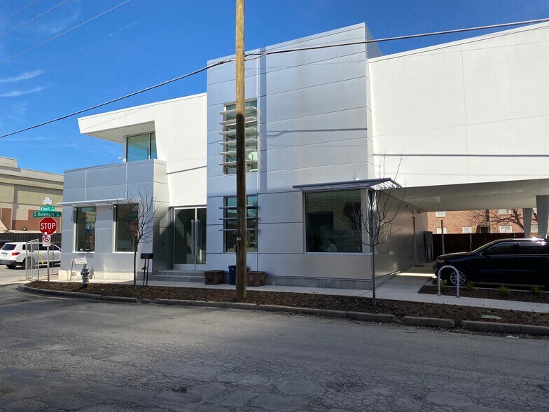 More Photos Of 3149 S University Dr, Fort Worth Office For Sale