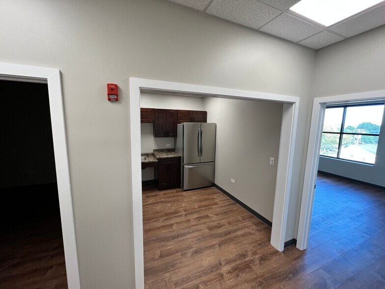 More Photos Of 113 Main St, Oswego Medical For Lease