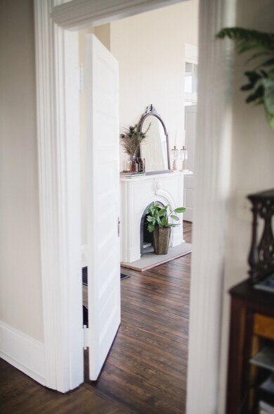 More Photos Of 1031 N Congress St, Jackson Office For Sale