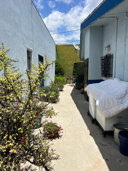 More Photos Of 13175 Paramount Blvd, South Gate Office For Sale