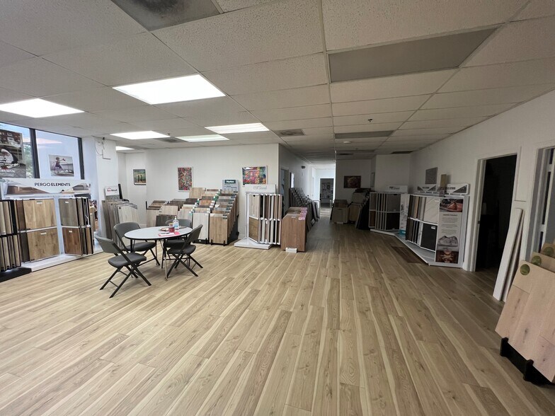 More Photos Of 3020 High Ridge Rd, Boynton Beach Showroom For Lease