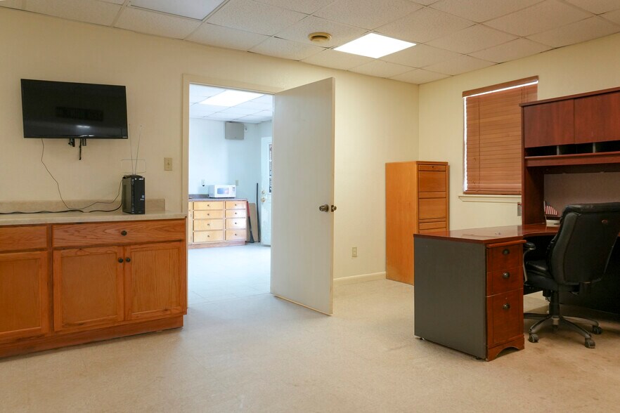 More Photos Of 8835 FM 893, Taft Warehouse For Sale