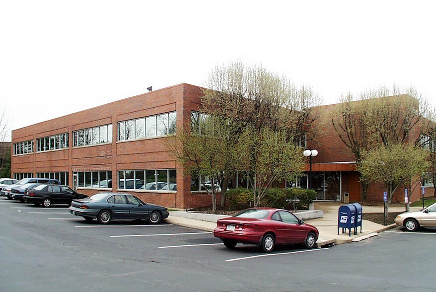 Primary Photo Of 11500 Olive Blvd, Creve Coeur Office For Lease