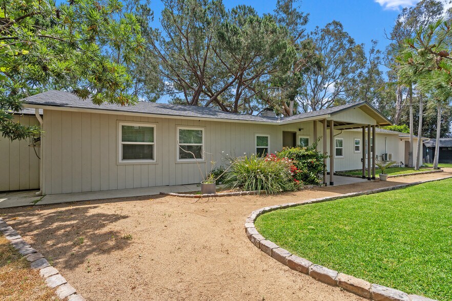 More Photos Of 27353 1/2 Pacific Coast Hwy, Malibu Apartments For Sale