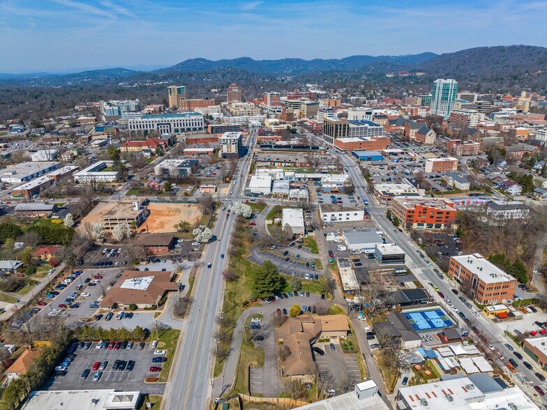 More Photos Of 86 Asheland Ave, Asheville Medical For Lease