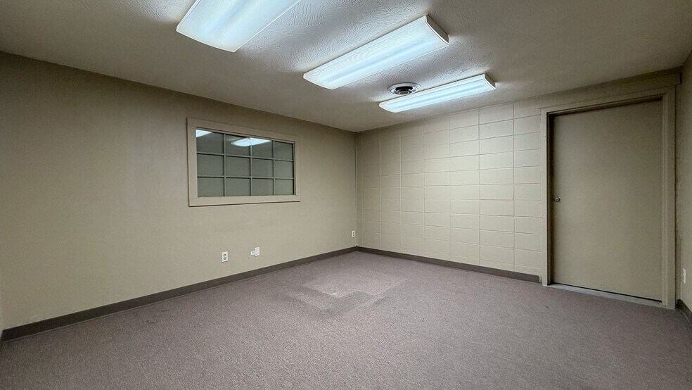 More Photos Of 310 S Union Ave, Springfield Manufacturing For Lease