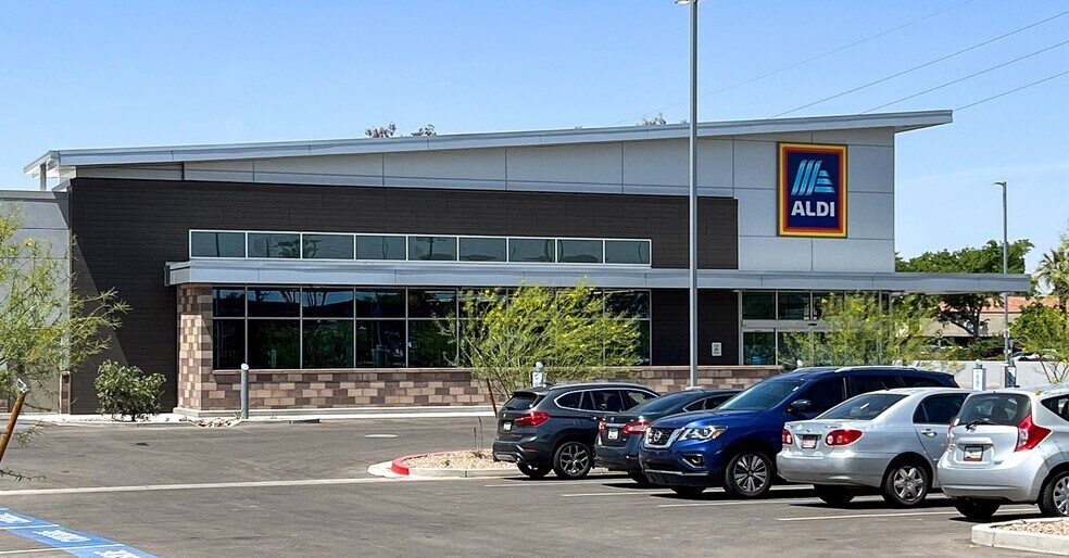 More Photos Of 5905-5951 W Bell Rd, Glendale Unknown For Lease