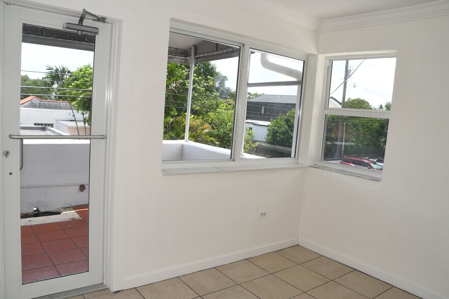 More Photos Of 1920 SW 22nd St, Miami Medical For Lease