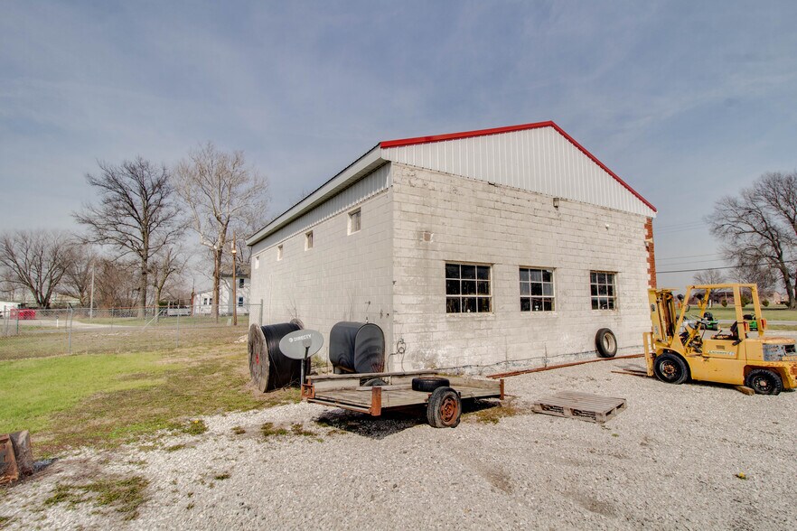 More Photos Of 1008 N Main St, Brighton Specialty For Sale