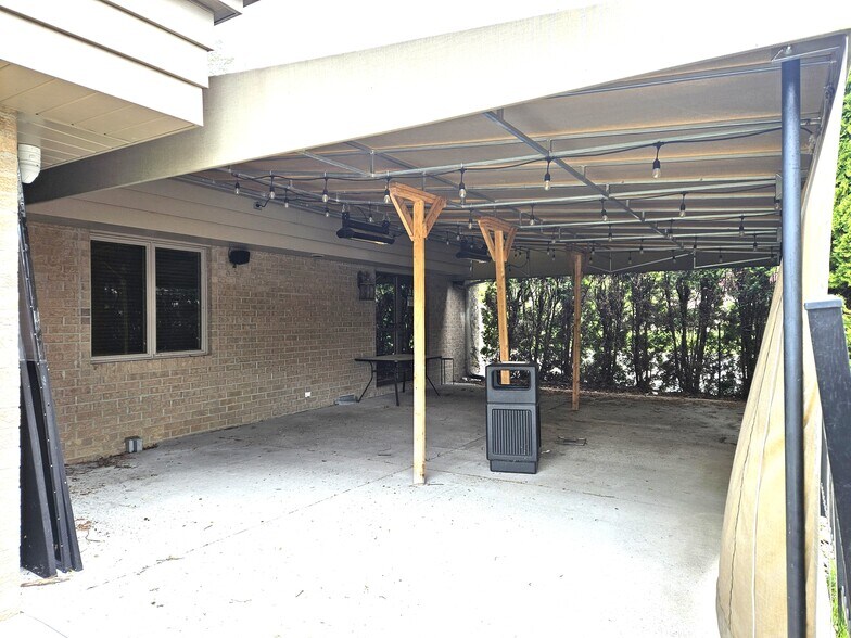 More Photos Of 5530 Gratiot Rd, Saginaw General Retail For Sale
