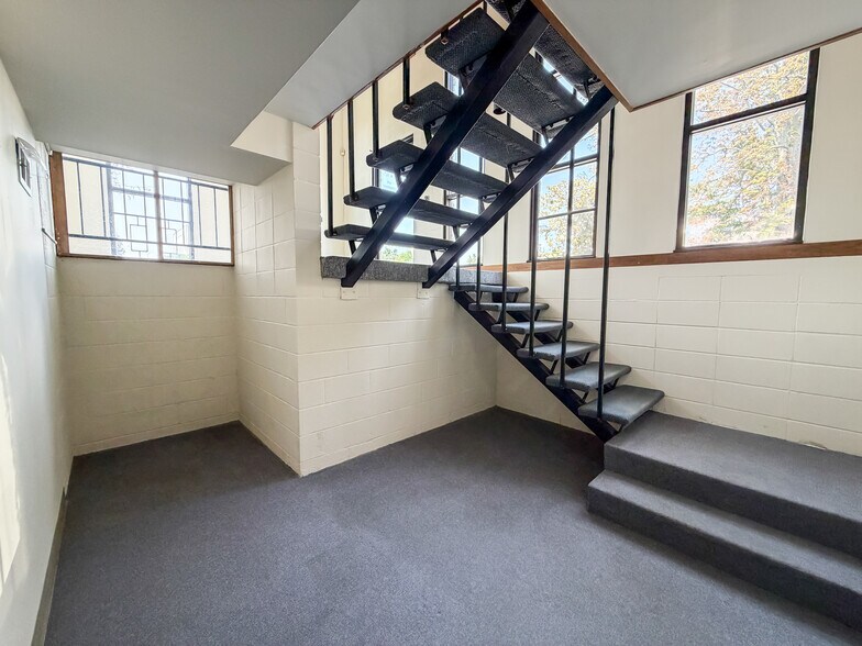 More Photos Of 510 Central Ave, Dunkirk Office For Sale