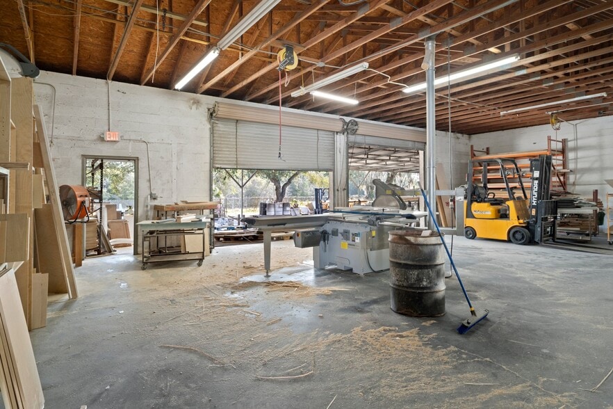 More Photos Of 9926 Denton Ave, Hudson Warehouse For Lease