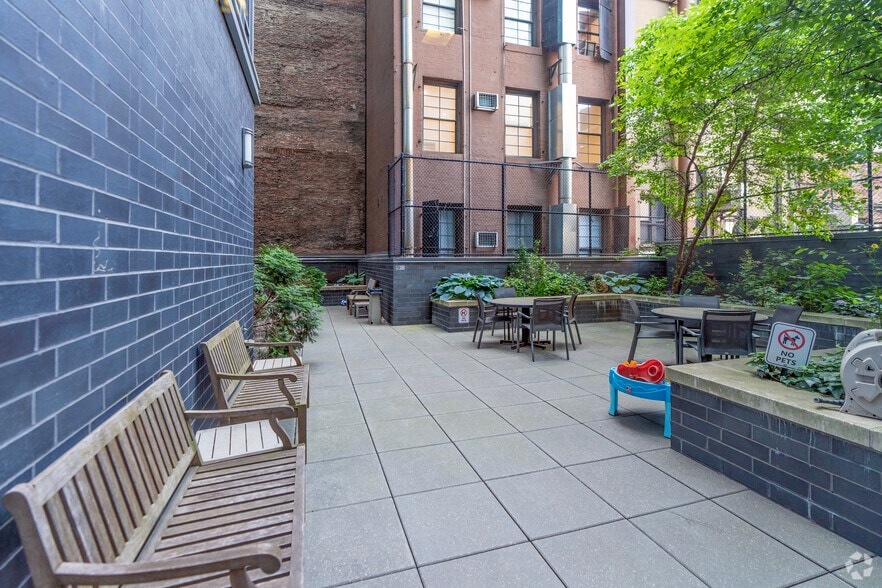 More Photos Of 281 Broadway, New York Apartments For Lease