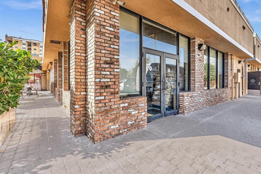 More Photos Of 3693 SW 22nd Ter, Miami General Retail For Lease