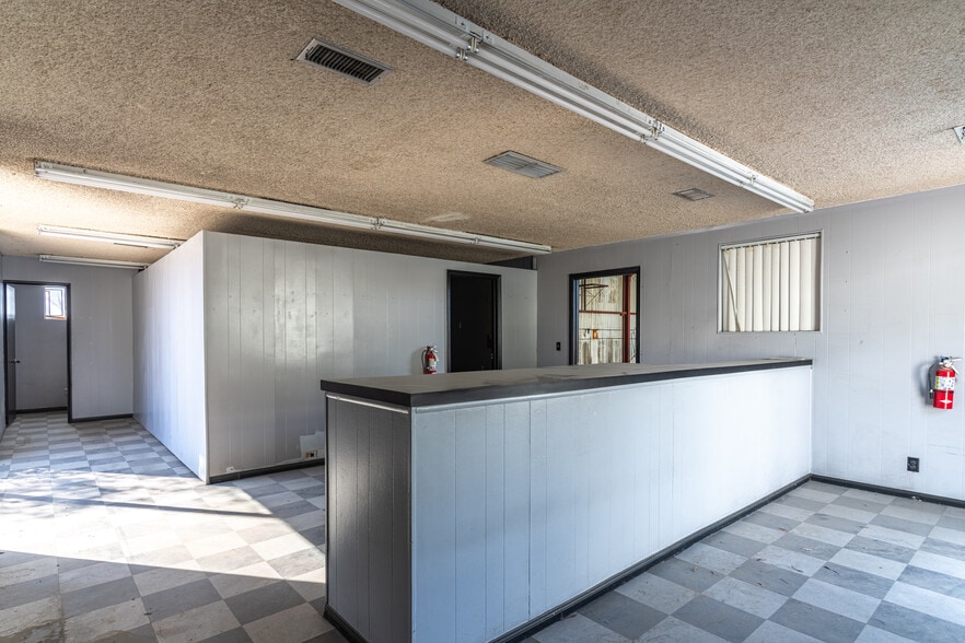 More Photos Of 68686 Summit Dr, Cathedral City Service For Sale