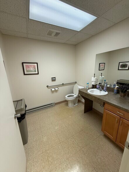 More Photos Of 991 Canal St, Syracuse Light Manufacturing For Sale