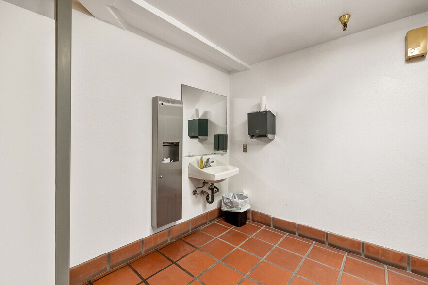 More Photos Of 73101 Highway 111, Palm Desert General Retail For Sale