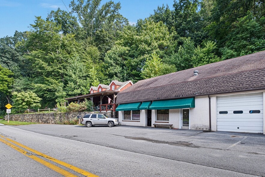 More Photos Of 2913 Creek Rd, Yorklyn Specialty For Sale