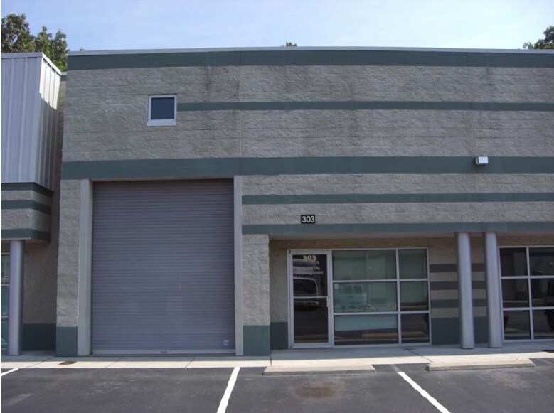 More Photos Of 1612 Centerville Tpke, Virginia Beach Flex For Lease