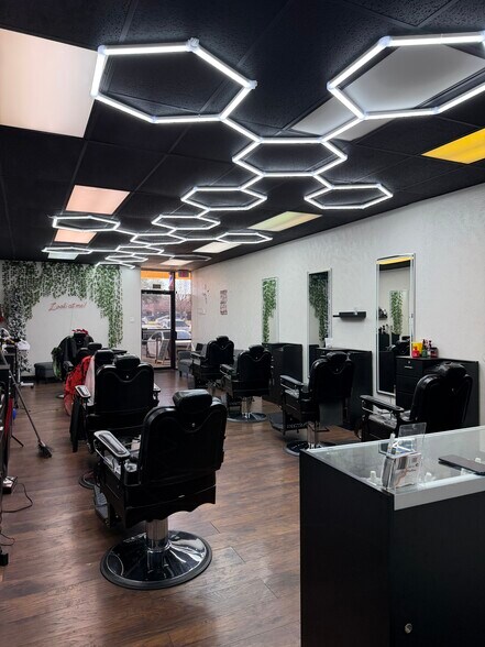 More Photos Of 2220 Marsh Ln, Carrollton Unknown For Lease