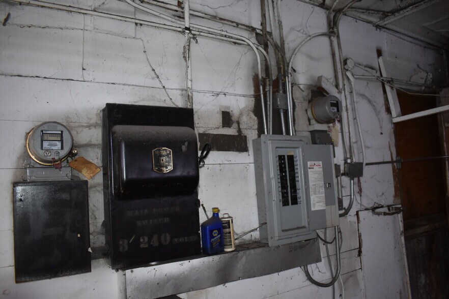 More Photos Of 4862 Compton Ave, Los Angeles Manufacturing For Lease