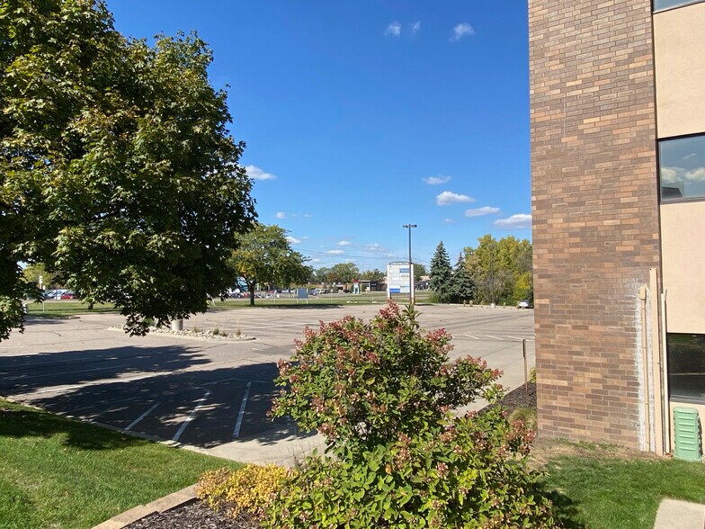 More Photos Of 2780 Snelling Ave N, Roseville Medical For Lease