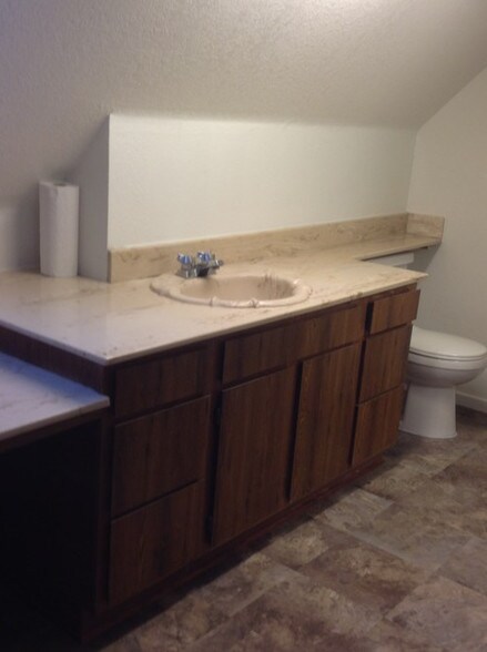 More Photos Of 7841 Foothill Blvd, Sunland Storefront Retail Residential For Lease