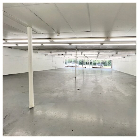 More Photos Of 6508-6516 W Jackson St, Pensacola Storefront For Sale