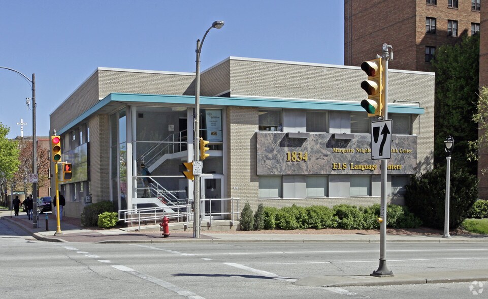 More Photos Of 1834 W Wisconsin Ave, Milwaukee Medical For Lease