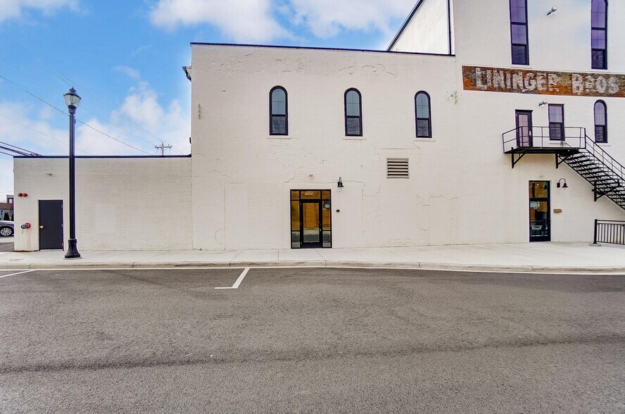 More Photos Of 202 S Main St, Celina Office For Sale