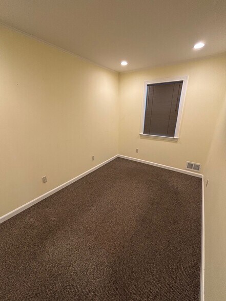 More Photos Of 153 N Auten Ave, Somerville Medical For Lease